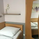 בית הארחה Zum Angestellten 3*
