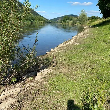 Zum Angestellten